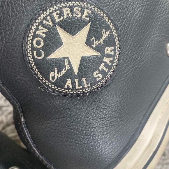 Converse Hi tops — SUPER RARE -- worn once or twice — leather and fleece lined - Picture 2 of 7